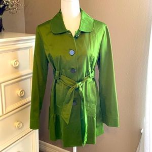 Thé cutest trench coat!!